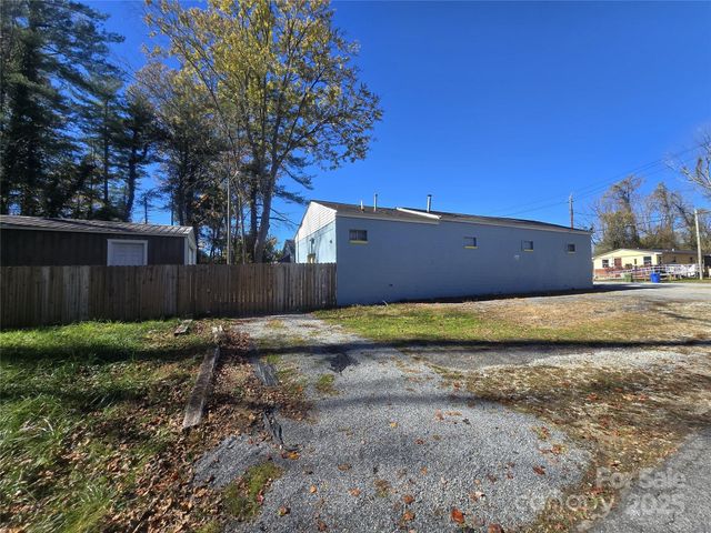 726 1st Avenue Avenue, Hendersonville, NC 28791