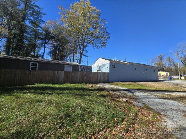 726 1st Avenue Avenue, Hendersonville, NC 28791