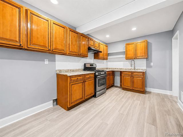 12582 Duchess Street, Detroit, MI 48224