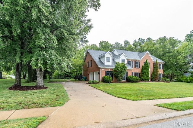 126 Fairwood Hills Road, O'fallon, IL 62269