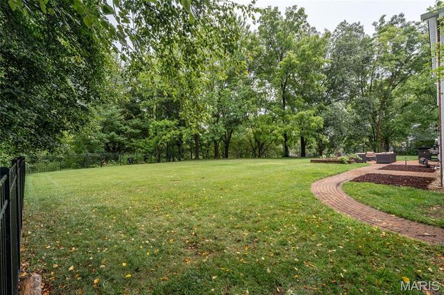 126 Fairwood Hills Road, O'fallon, IL 62269