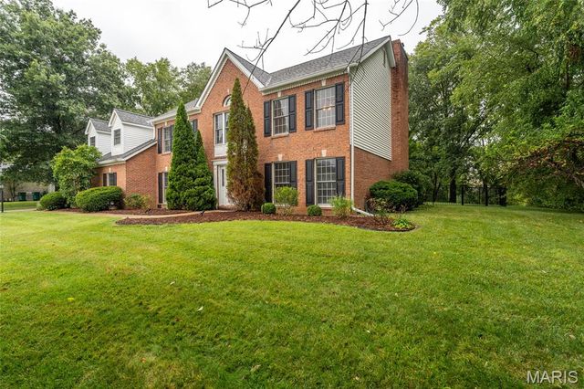126 Fairwood Hills Road, O'fallon, IL 62269