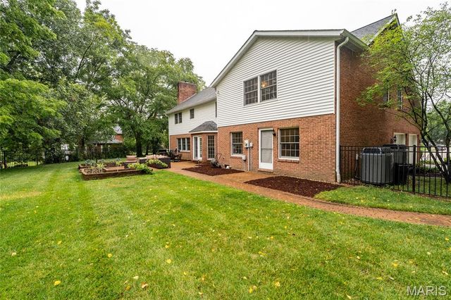 126 Fairwood Hills Road, O'fallon, IL 62269