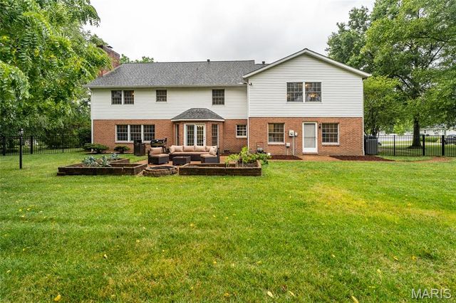 126 Fairwood Hills Road, O'fallon, IL 62269