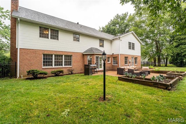 126 Fairwood Hills Road, O'fallon, IL 62269