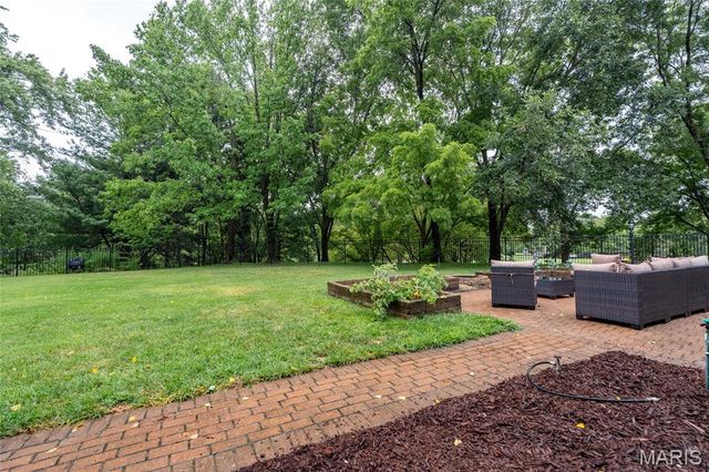 126 Fairwood Hills Road, O'fallon, IL 62269