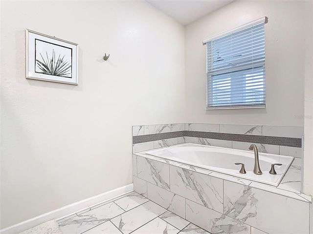 303 OCEAN COURSE AVENUE, Davenport, FL 33896