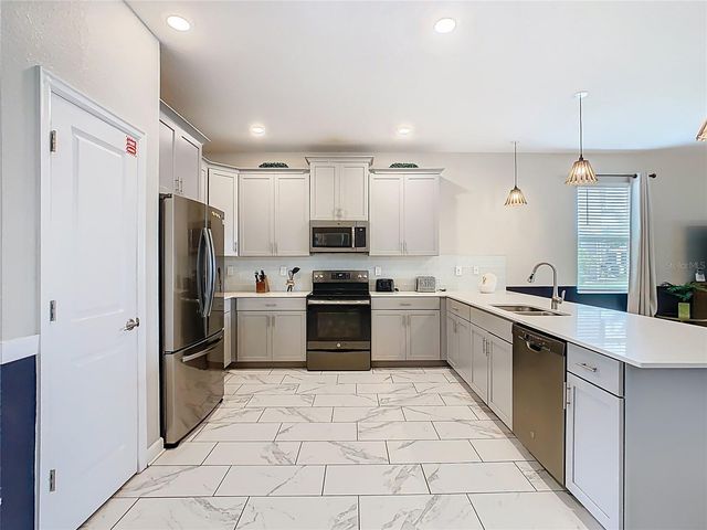 303 OCEAN COURSE AVENUE, Davenport, FL 33896