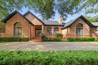 5809 Flintshire Lane, Dallas, TX 75252