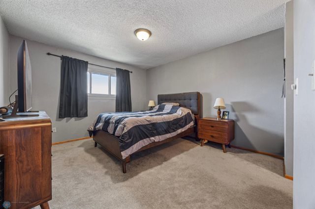 2203 4th Avenue S, Moorhead, MN 56560