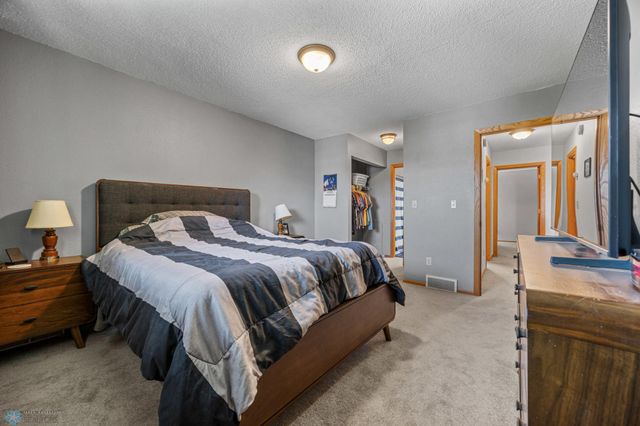 2203 4th Avenue S, Moorhead, MN 56560