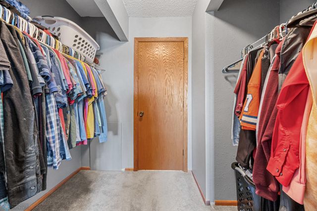 2203 4th Avenue S, Moorhead, MN 56560