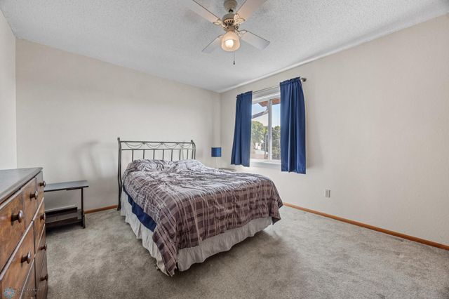 2203 4th Avenue S, Moorhead, MN 56560