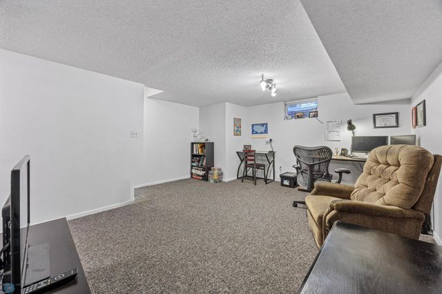 2203 4th Avenue S, Moorhead, MN 56560