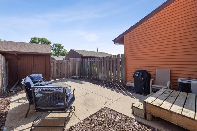 2203 4th Avenue S, Moorhead, MN 56560