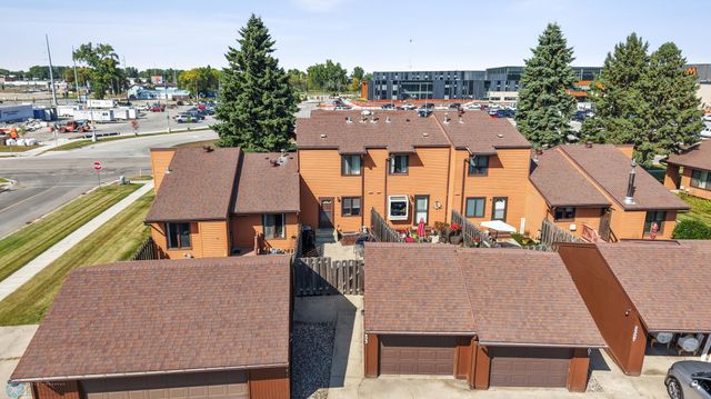 2203 4th Avenue S, Moorhead, MN 56560