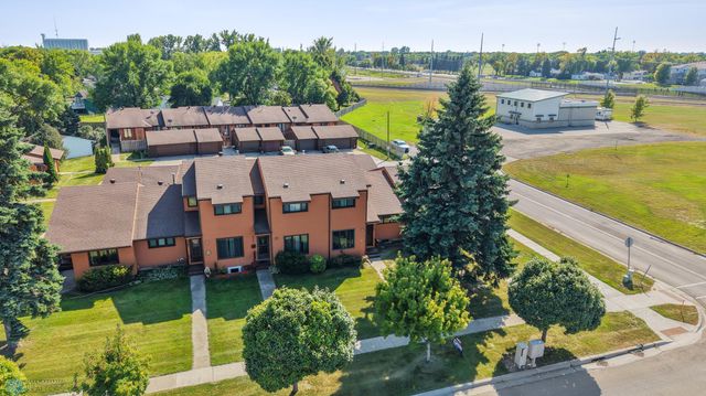 2203 4th Avenue S, Moorhead, MN 56560