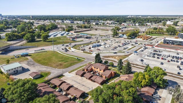 2203 4th Avenue S, Moorhead, MN 56560