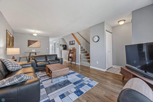 2203 4th Avenue S, Moorhead, MN 56560