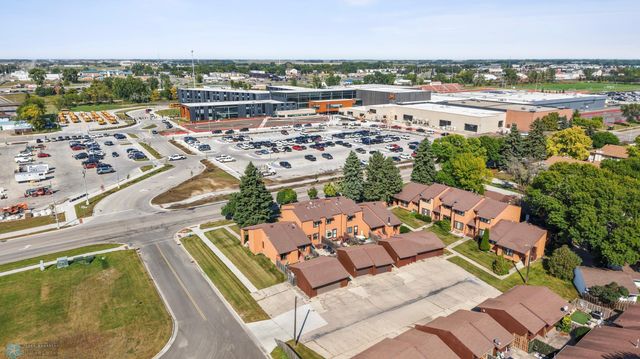 2203 4th Avenue S, Moorhead, MN 56560