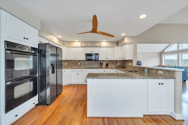 230 Sterling CIR, Union Hall, VA 24176