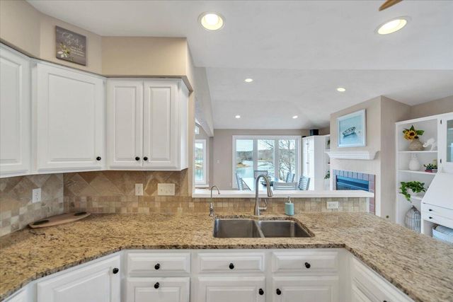 230 Sterling CIR, Union Hall, VA 24176