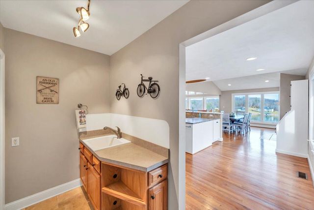 230 Sterling CIR, Union Hall, VA 24176