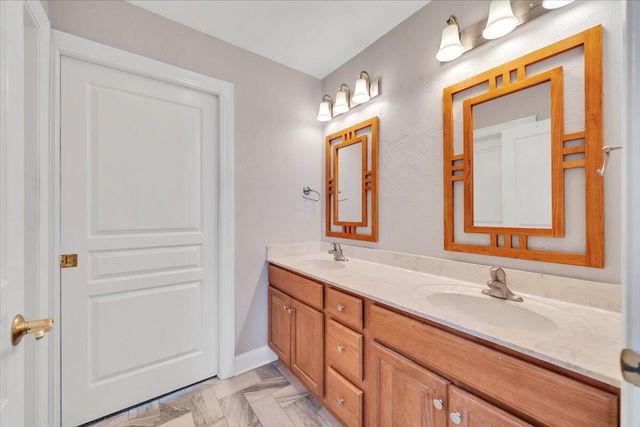 230 Sterling CIR, Union Hall, VA 24176