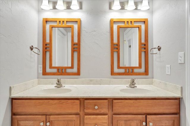 230 Sterling CIR, Union Hall, VA 24176