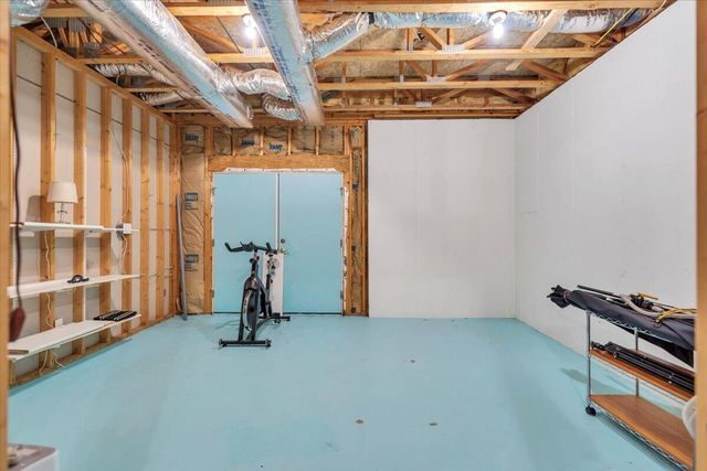 230 Sterling CIR, Union Hall, VA 24176