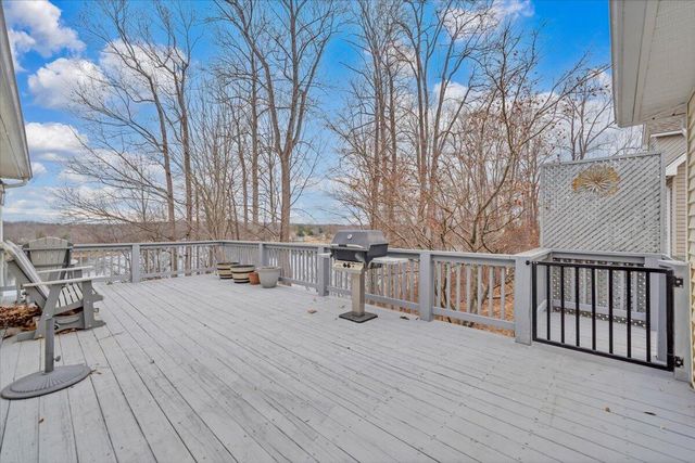 230 Sterling CIR, Union Hall, VA 24176