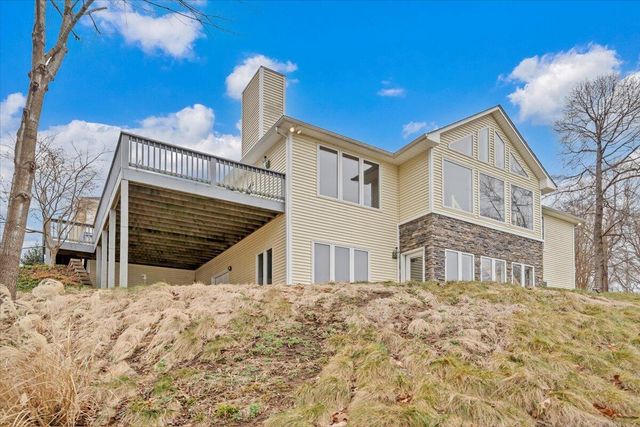 230 Sterling CIR, Union Hall, VA 24176