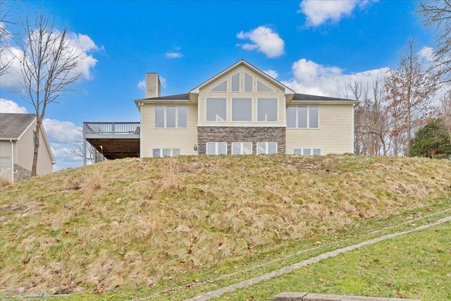 230 Sterling CIR, Union Hall, VA 24176