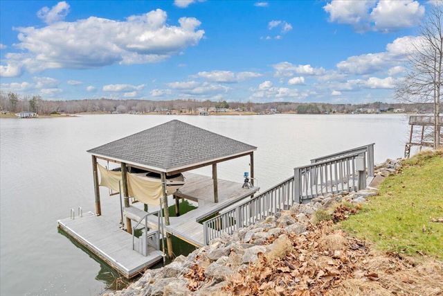 230 Sterling CIR, Union Hall, VA 24176