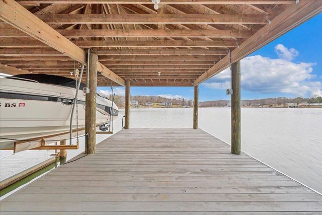 230 Sterling CIR, Union Hall, VA 24176