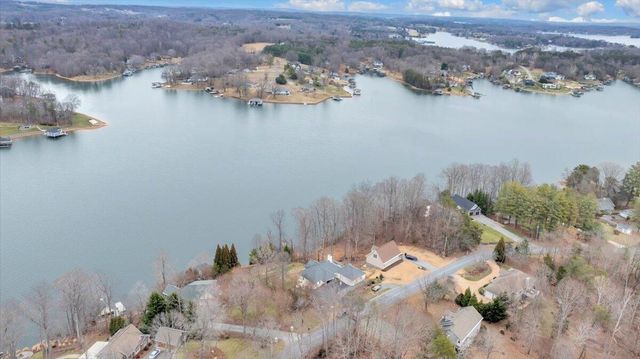 230 Sterling CIR, Union Hall, VA 24176