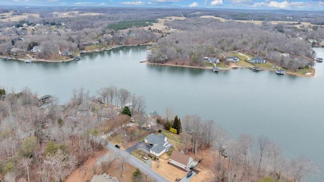 230 Sterling CIR, Union Hall, VA 24176