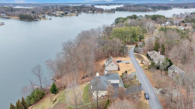 230 Sterling CIR, Union Hall, VA 24176