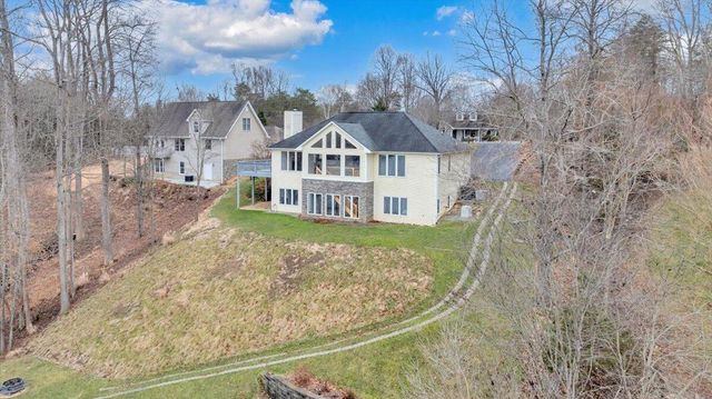 230 Sterling CIR, Union Hall, VA 24176