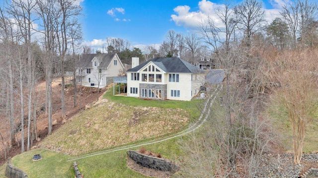 230 Sterling CIR, Union Hall, VA 24176