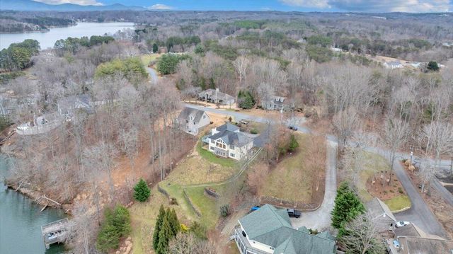 230 Sterling CIR, Union Hall, VA 24176