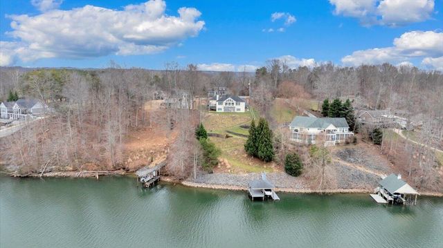 230 Sterling CIR, Union Hall, VA 24176