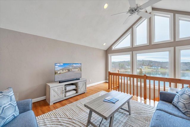 230 Sterling CIR, Union Hall, VA 24176