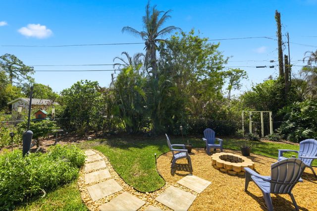 8789 SE Woodwind Street, Hobe Sound, FL 33455