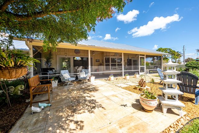 8789 SE Woodwind Street, Hobe Sound, FL 33455