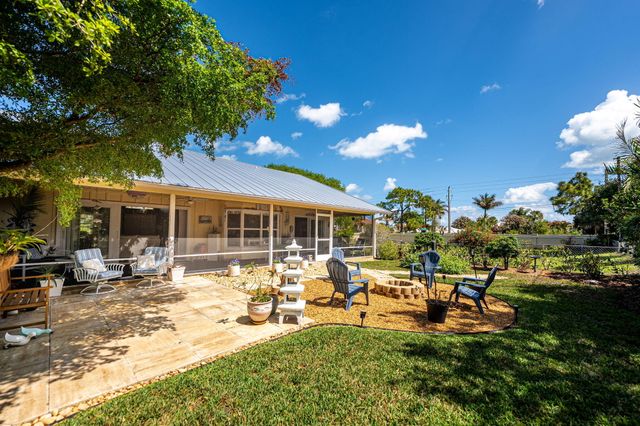 8789 SE Woodwind Street, Hobe Sound, FL 33455