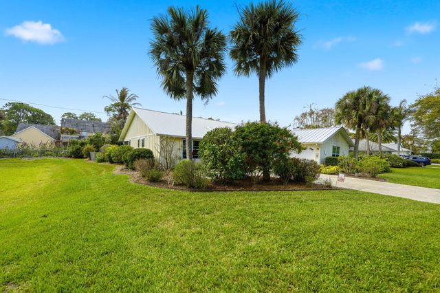 8789 SE Woodwind Street, Hobe Sound, FL 33455