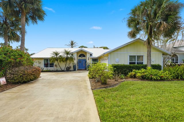 8789 SE Woodwind Street, Hobe Sound, FL 33455