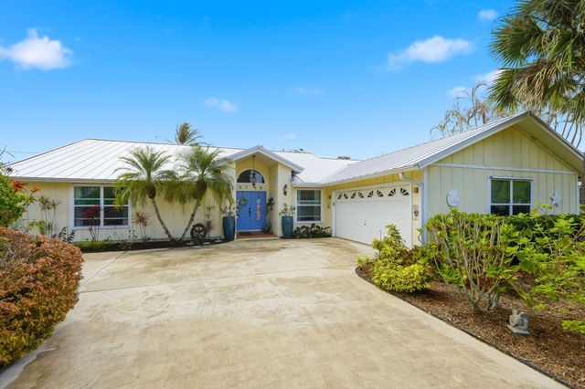 8789 SE Woodwind Street, Hobe Sound, FL 33455