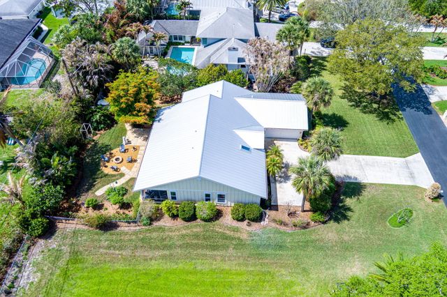 8789 SE Woodwind Street, Hobe Sound, FL 33455